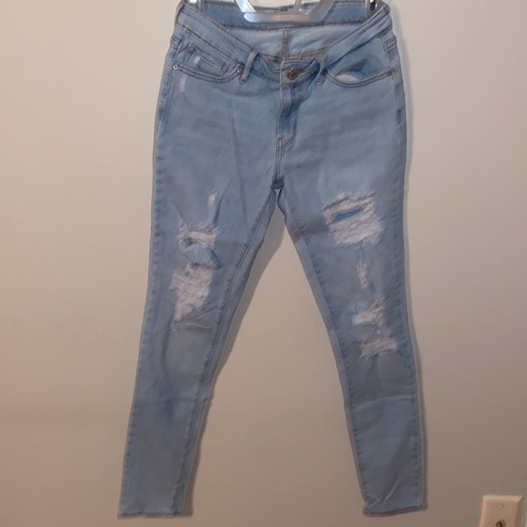 Levi’s 711 light distressed - Picture 7 of 8